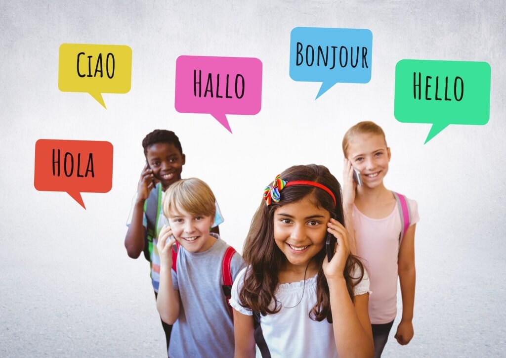 Jak rozwijać wielojęzyczność u dzieci? Hello-different-languages-chat-bubbles-learning-with-kids